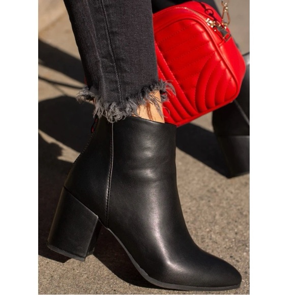 Black Low Chunky Block Heel Ankle Booties - Picture 4 of 11